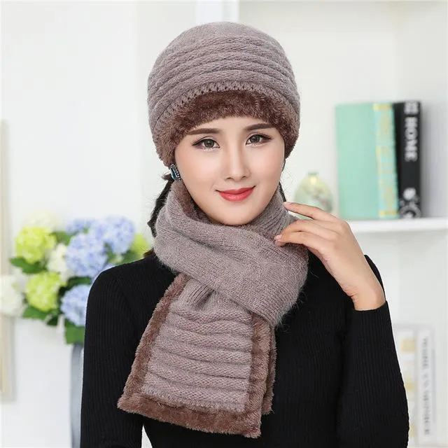 Ensemble bonnet et écharpe assortis
