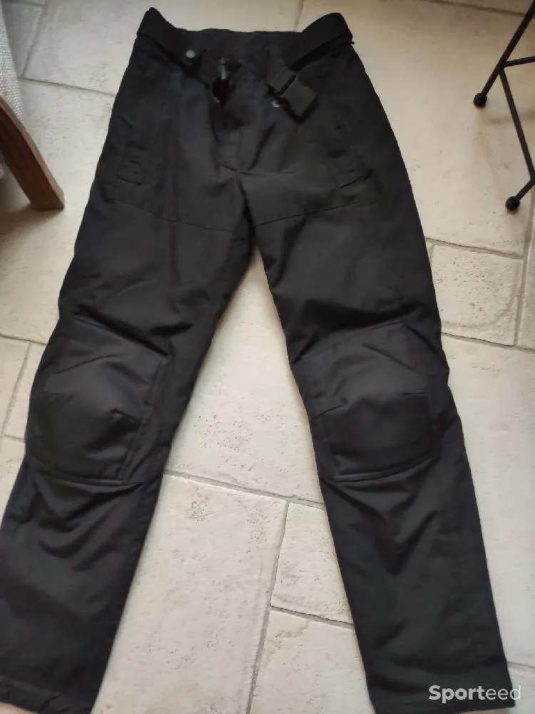 pantalon moto d'occasion Ajouté le : 05/03/2023