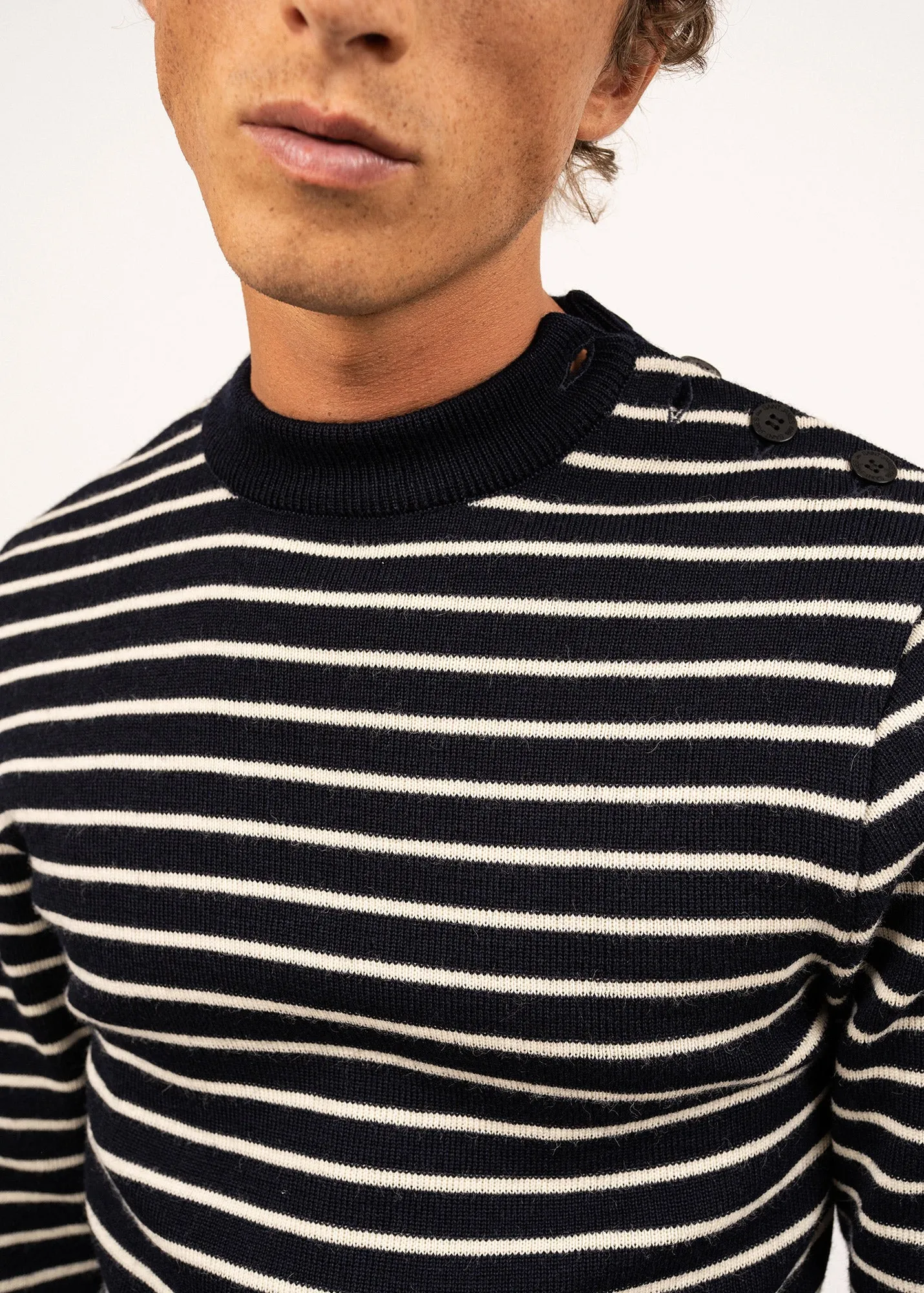 Pull marin rayé Matelot - coupe ajustée, en pure laine vierge (MARINE/ECRU)