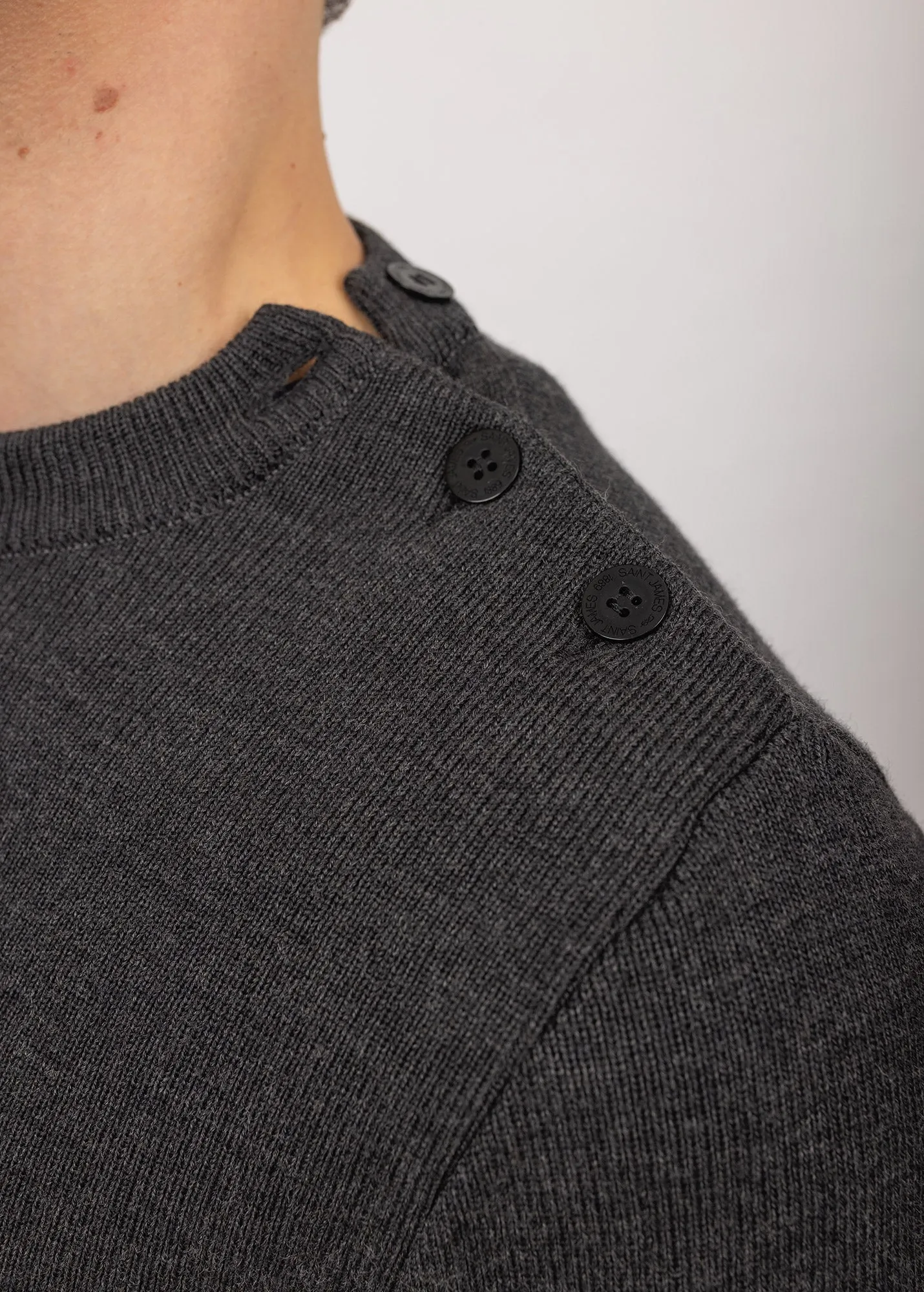 Pull marin uni Rochefort - coupe ajustée, en laine mérinos (ANTHRACITE)