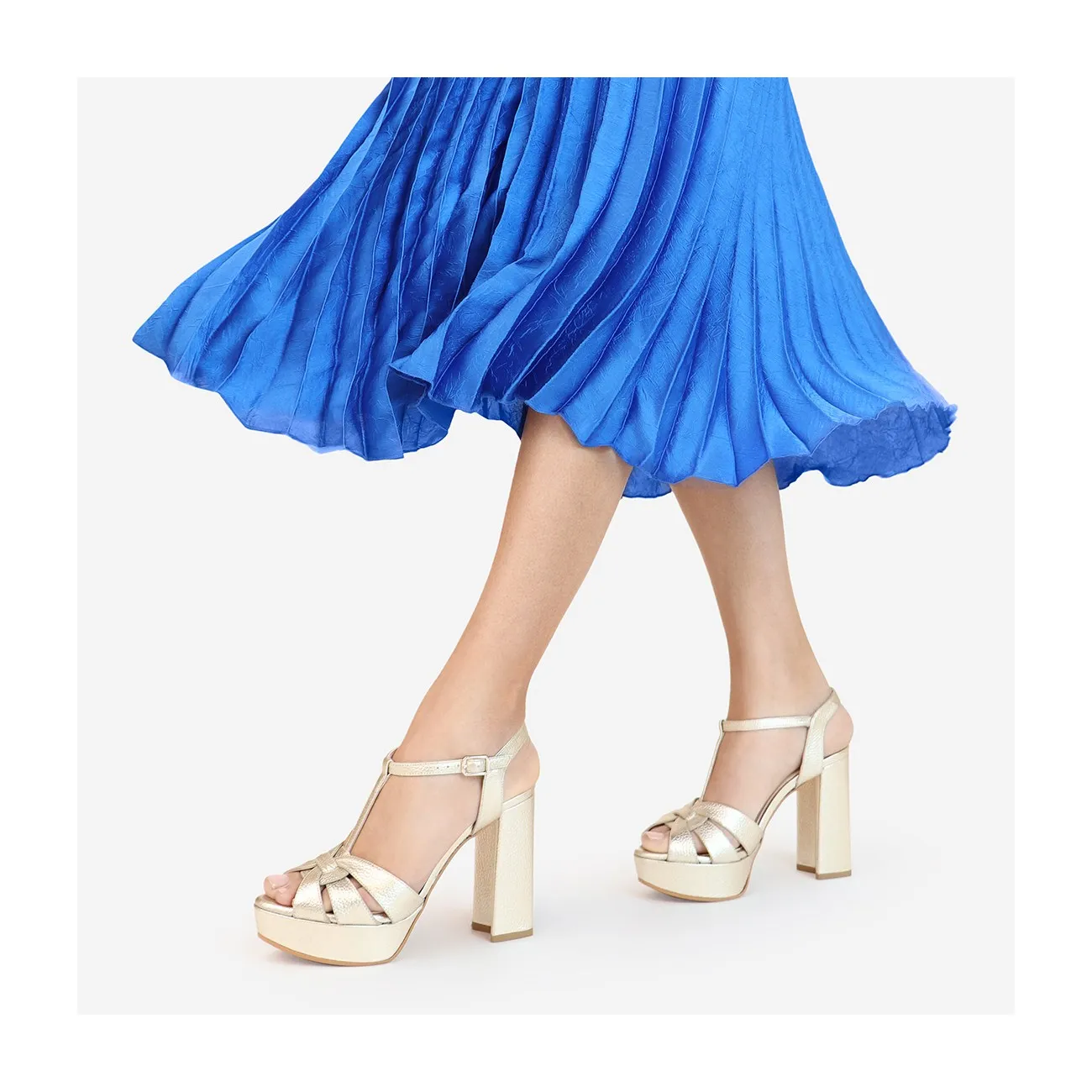 Sandale en cuir métallisé avec paillettes dorées et détails de lanières entrelacées | LODI Chaussures pour femmes en ligne