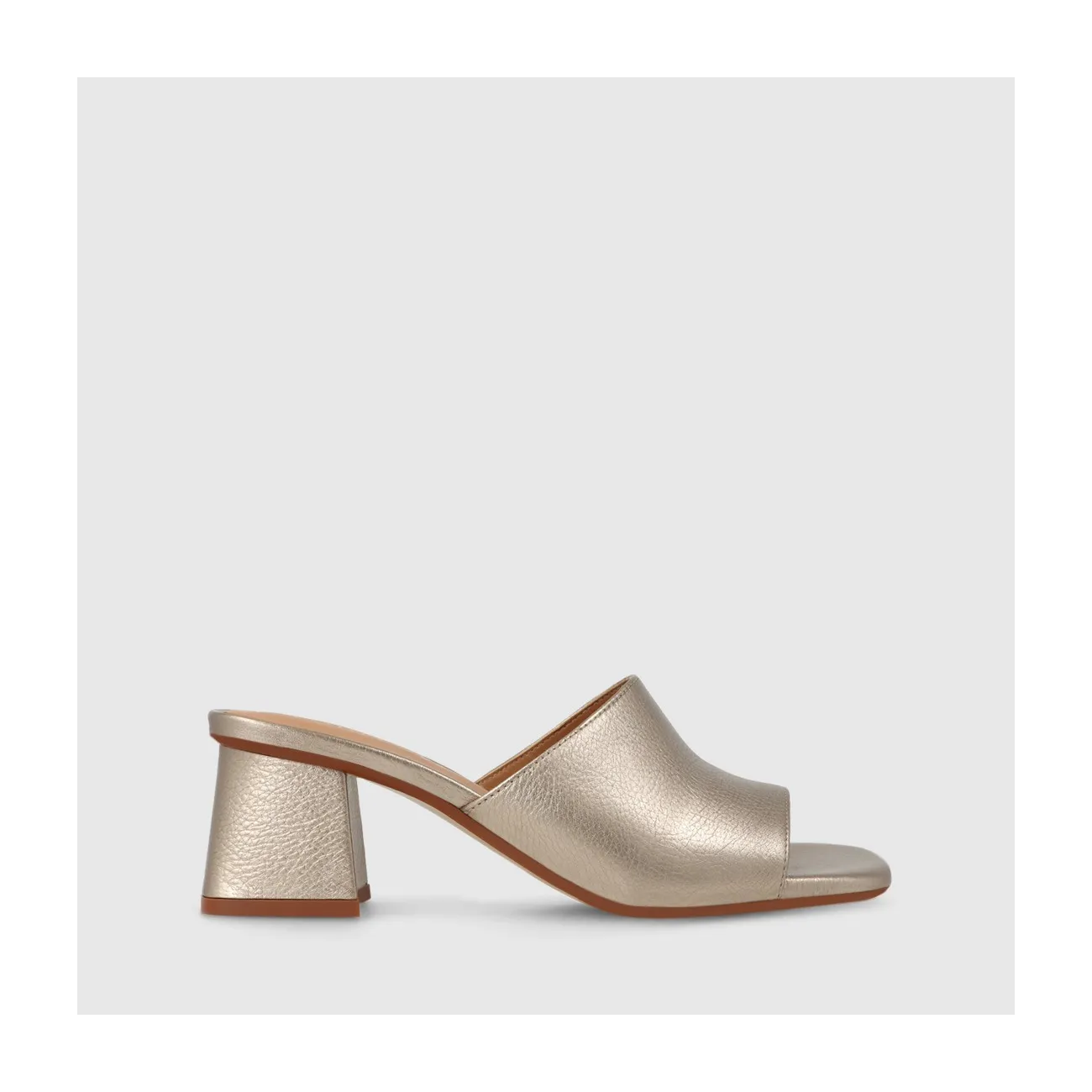 Sandale pour femme en cuir métallisé doré.I LODI Chaussures pour femme online.